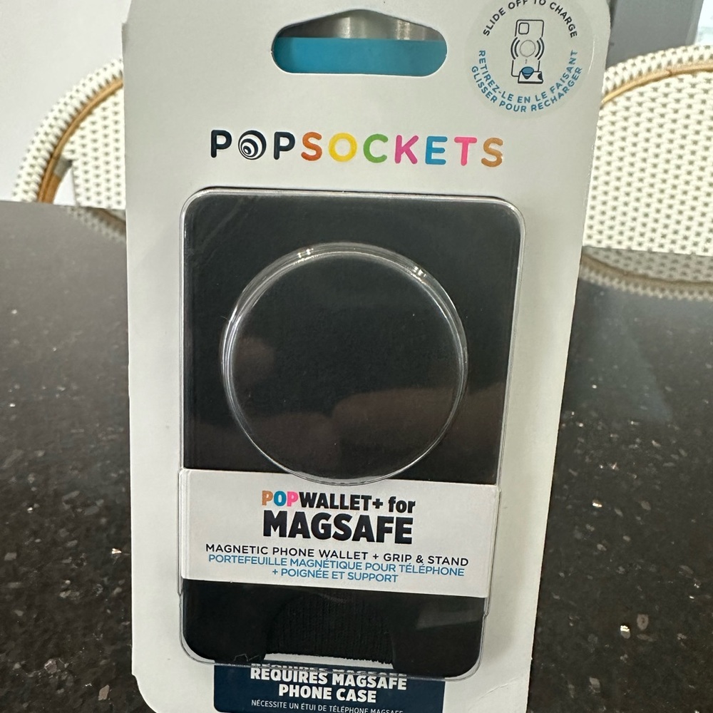 Pop socket MagSafe wallet